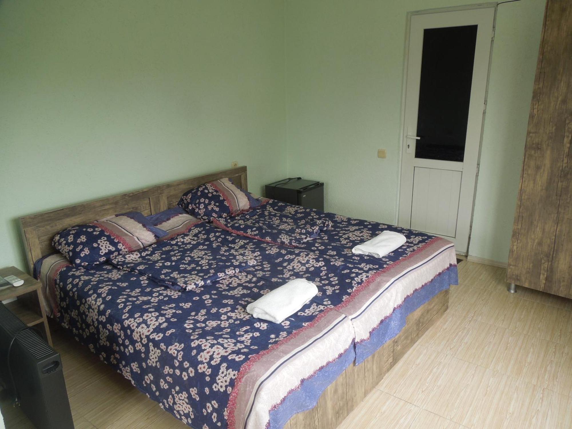 Zaza Hotel Kobuleti Bagian luar foto